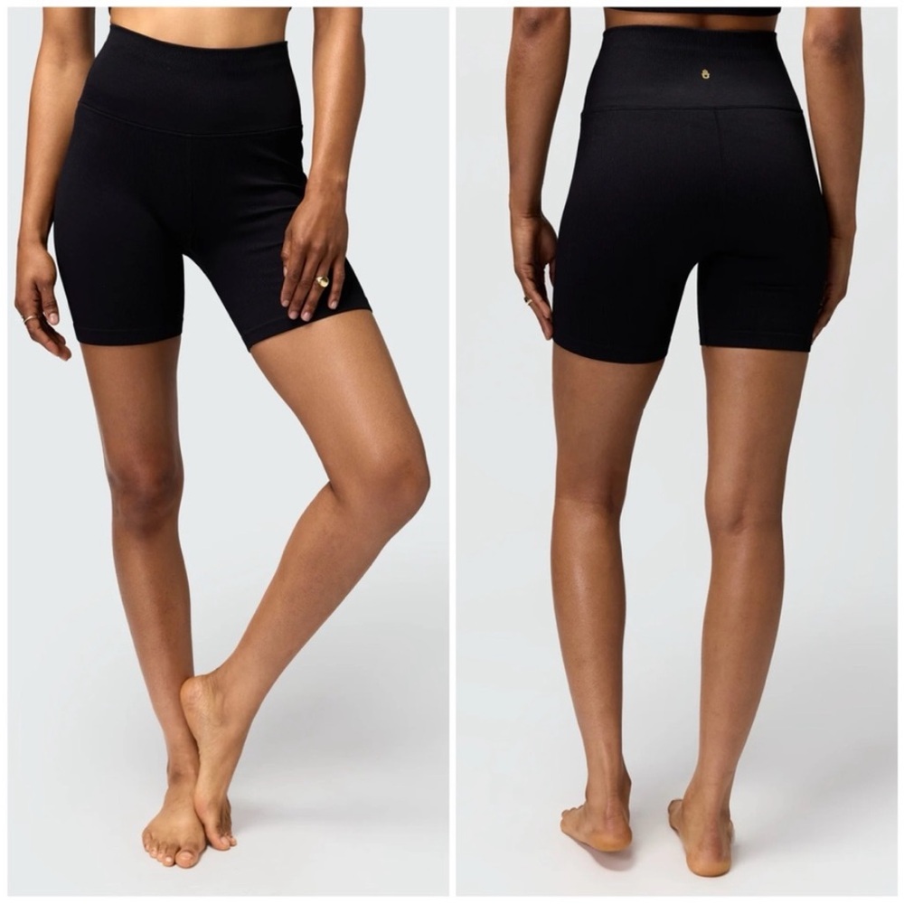 Spiritual Ganster Women Sz M/L Yoga Black High-Waisted Ribbed Shorts